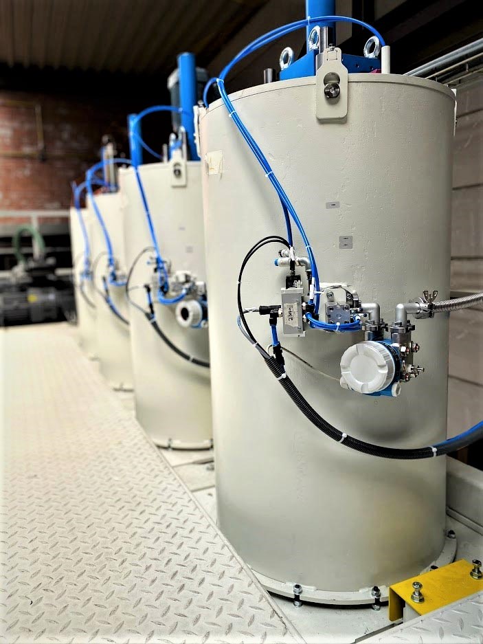 Vacuum and helium Leak Tester